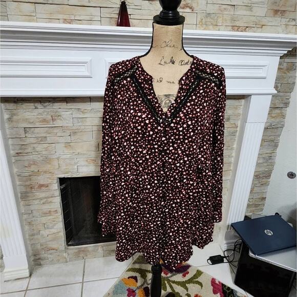 Torrid Emma Babydoll Rayon Slub Lace Trim hearts and stars Tunic Top plus size 2 - Picture 2 of 12
